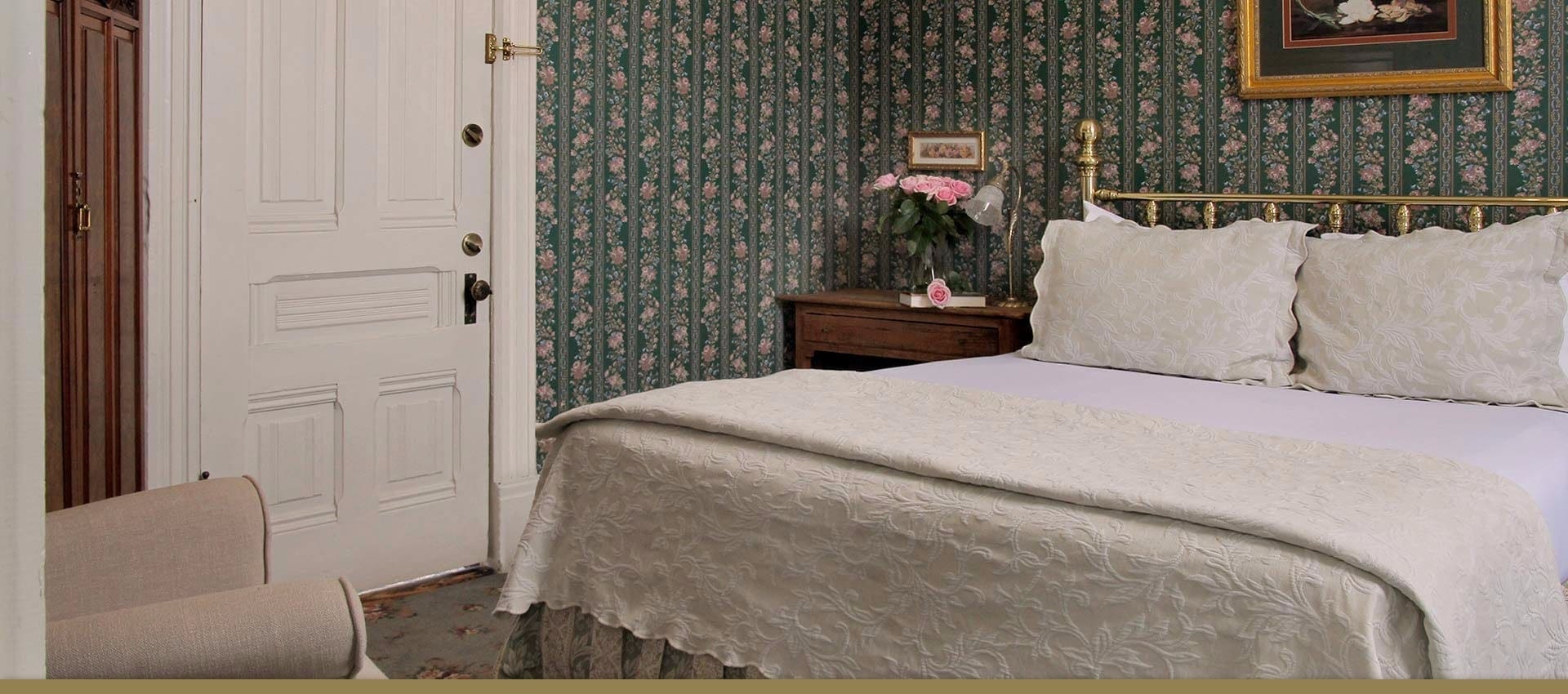 Victorian Village Inn Sylvias Room bedroom